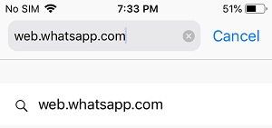 Safariでweb.whatsapp.comと入力します。